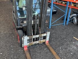 Nissan PHO 2A 25 U, šakiniai krautuvai