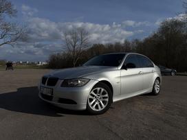 BMW 320, 2.0 l., saloon / sedan