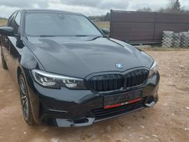 BMW 320, 2.0 l., saloon / sedan