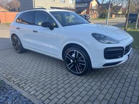 Porsche Cayenne, 3.0 l., off-road / crossover