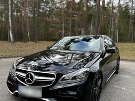 Mercedes-Benz E200, 2.1 l., Седан
