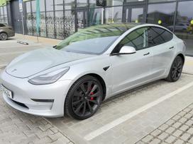 Tesla Model 3, sedanas