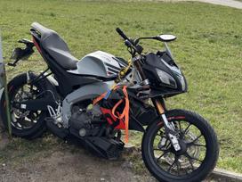 Aprilia Tuono, street / классические