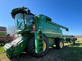 John Deere T670, combine harvesters