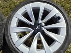 Tesla, lengvojo lydinio, R19
