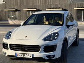 Porsche Cayenne, 3.0 l., off-road / crossover