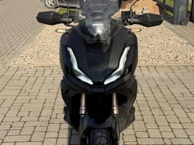 Honda ADV350 330cc, scooters / mopeds
