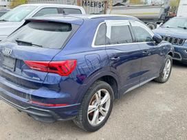 Audi Q3, 2.0 l., off-road / crossover