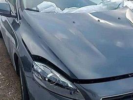 Volvo V40 dalimis. Turime daug įvairių markių