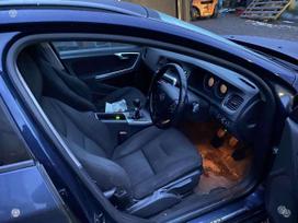 Volvo V60, 498-46 spalva, for parts. turime daug įvairių markių automobilių ardyme