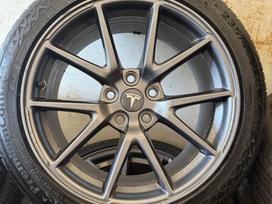 TESLA Model 3, light alloy, R18