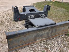 Doosan Blade and outriggers, excavator