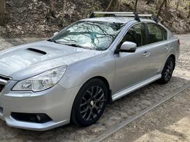 Subaru Legacy, 2.0 l., saloon / sedan