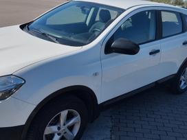Nissan Qashqai, 1.6 l., off-road / crossover