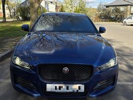 Jaguar XE dalimis. 204dtd
