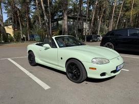 Mazda MX-5, 1.6 l., convertible
