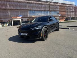 Ford Mustang Mach-E, 76 kWh, hečbekas