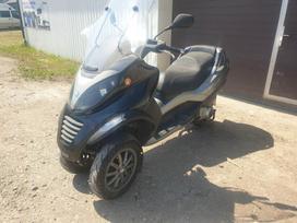 Piaggio MP3, трициклы