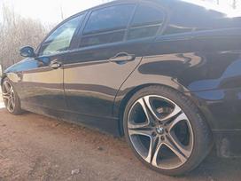 BMW 320, 2.0 l., saloon / sedan