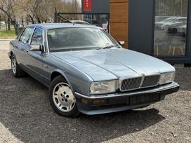 Jaguar Daimler Sovereign, 3.6 l., Седан