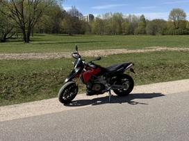 Aprilia Dorsoduro 750cc, supermoto