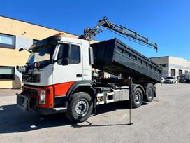 Volvo FM300, savivarčiai su kranu