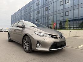 Toyota Auris, 2.0 l., Универсал