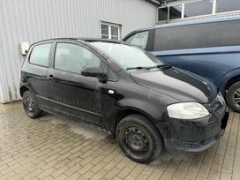 Volkswagen Fox dalimis. Katik gautas ardymui variklis 1 2 benzinas 40 kw vari