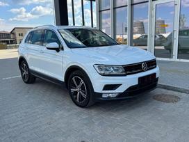 Volkswagen Tiguan, 1.6 l., Внедорожник / Кроссовер