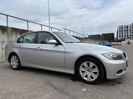 BMW 318, 2.0 l., saloon / sedan