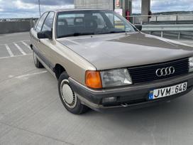 Audi 100, 1.8 l., Седан