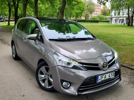Toyota Verso, 2.2 l., Хэтчбек