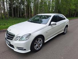 Mercedes-Benz E200, 2.1 l., Седан