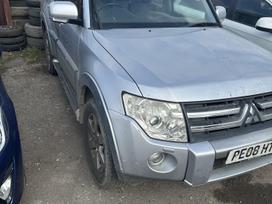 Mitsubishi Shogun dalimis. Detaliu pristatymas