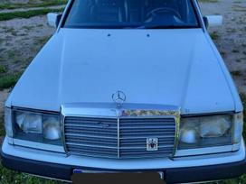 Mercedes-Benz E300, 3.0 l., Седан