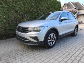 Volkswagen Tiguan, 1.5 l., Внедорожник / Кроссовер