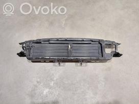 Volvo V60 Radiatoriaus oro nukreipėjas ai 32345499