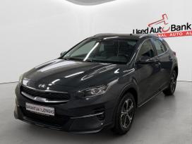 Kia XCeed, 1.6 l., off-road / crossover