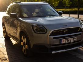 Mini Countryman SE, 66 kWh, visureigis / krosoveris