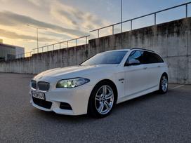 Bmw M550, universalas