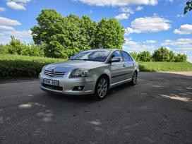 Toyota Avensis, 2.0 l., Хэтчбек
