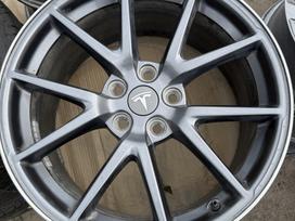 TESLA Model 3, light alloy, R18