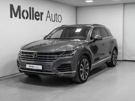 Volkswagen Touareg, 3.0 l., off-road / crossover