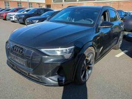 Audi e-tron S, off-road / crossover