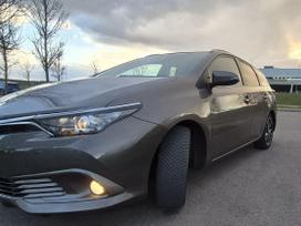 Toyota Auris, universalas