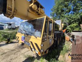 Demag AC 155, crane