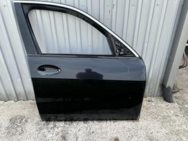 BMW X7 Priekinio bamperio balkis go5 durys 150e