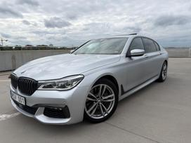 BMW 750, 4.4 l., sedanas