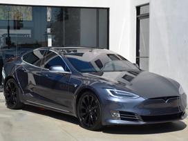 Tesla Model S Komplektinis priekis