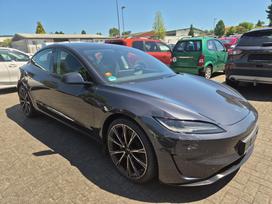 Tesla Model 3, 82 kWh, hatchback